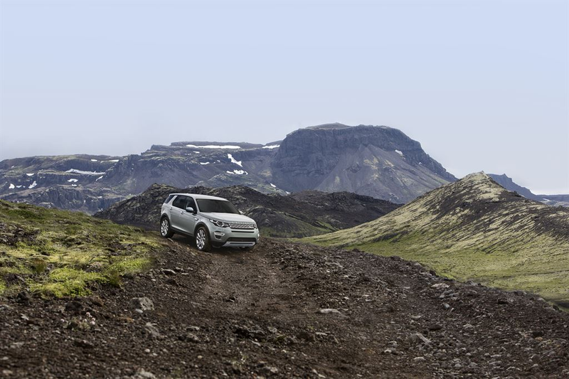 Illustration for article titled 2015 Land Rover Discovery Sport Climbs 45º Hills, Starts Under $40k